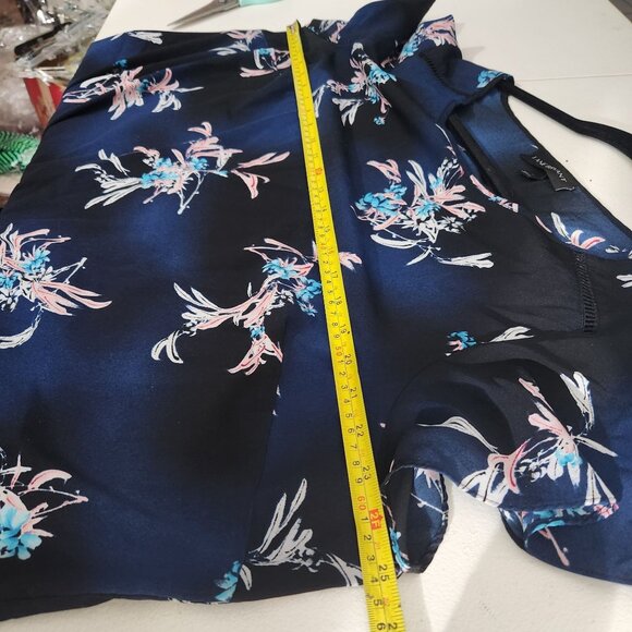 Lane Bryant Womens Navy Floral Short Sleeve Blouse Size 18 Polyester Lightweight - Picture 9 of 16